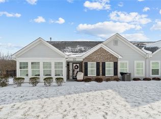 307 Spring Valley Dr, Zelienople, PA 16063