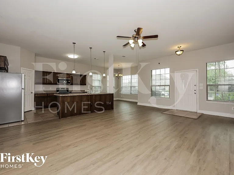 15630 Gatsby Ln — Photo 4