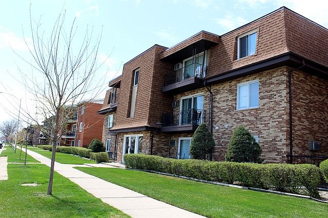 1st image of 10830 Kilpatrick Ave APT 1NW