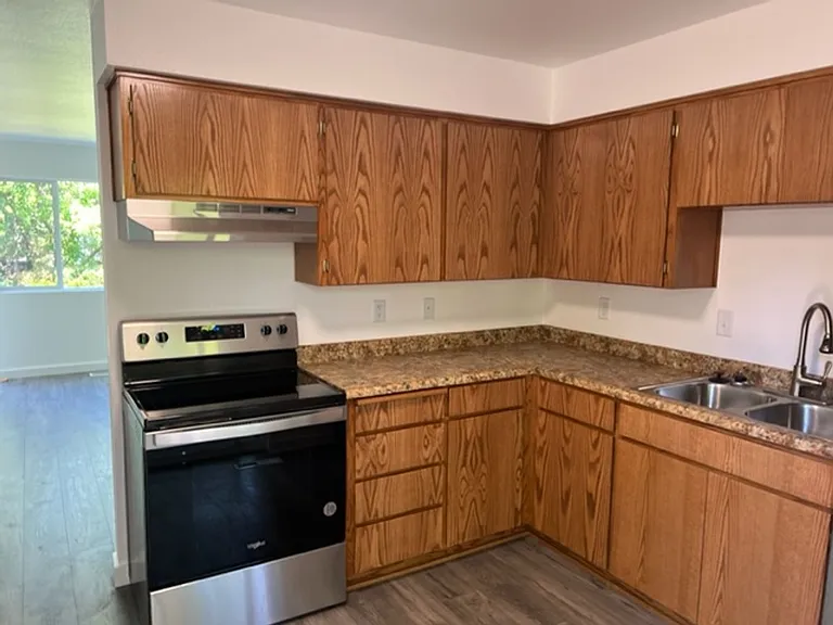 192 S Church St — Photo 14