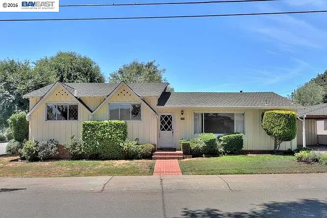 20145 Catalina Dr photo 1