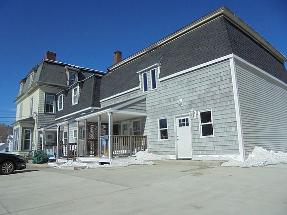 3rd image of 1450 Main St
