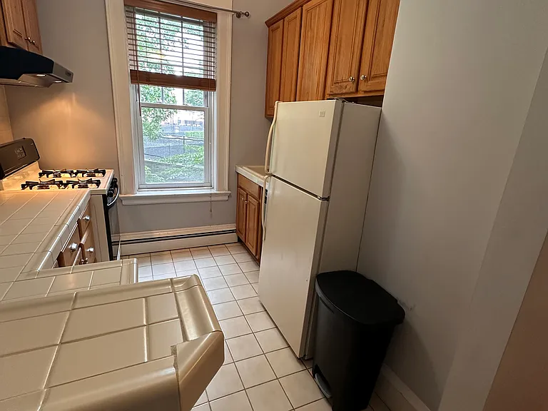 548 Orange St #205 — Photo 11