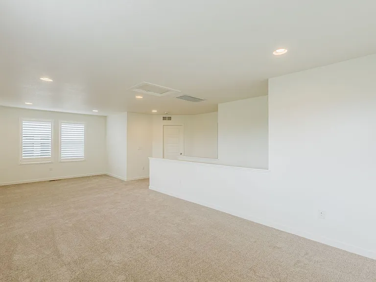 2656 Champagne Ave — Photo 31
