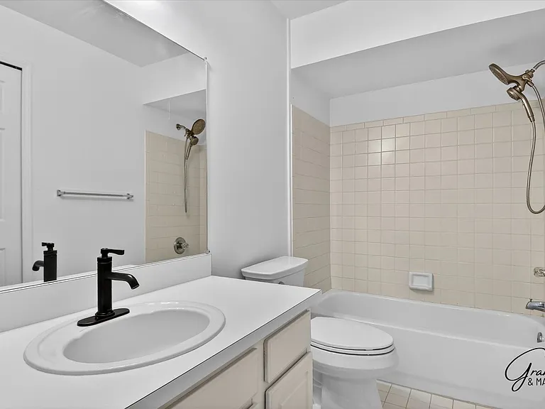 1348 Village Dr — Photo 20