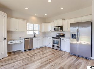 4603 Clearwater Dr, Papillion, NE 68133