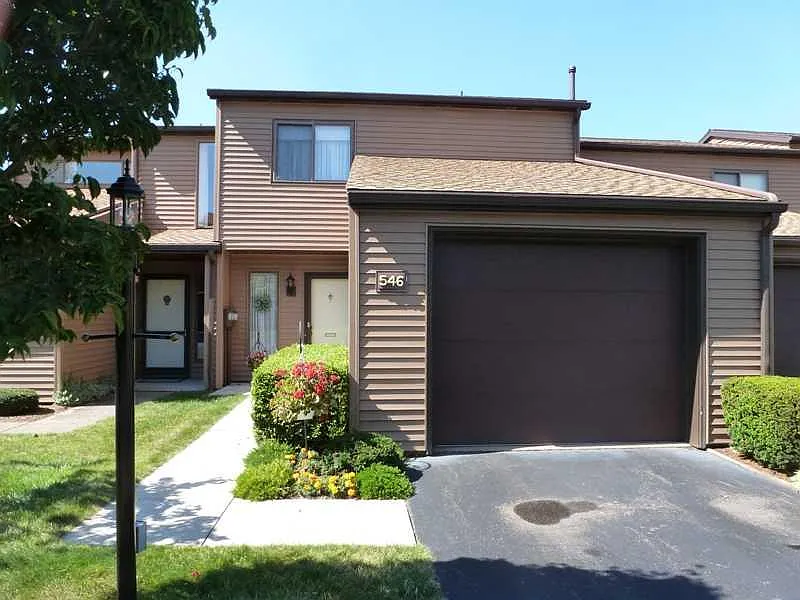 546 Montroyale Dr photo 1