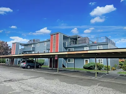 Four Fountains Apartments — Photo 2