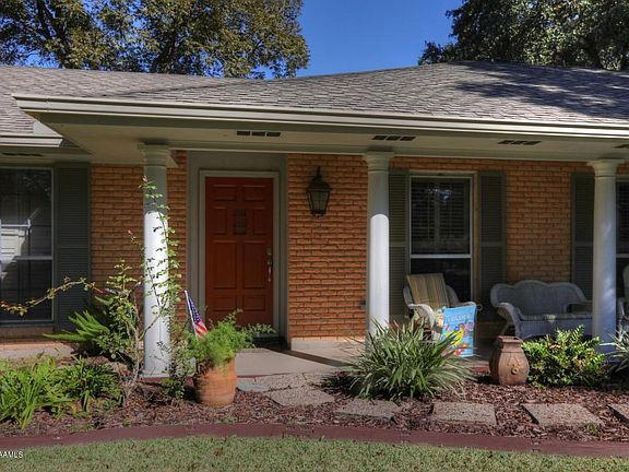 4th image of 409 Marilyn Dr