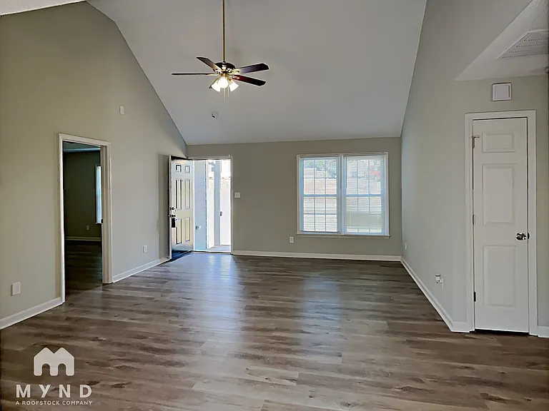 512 Basswood Way — Photo 6