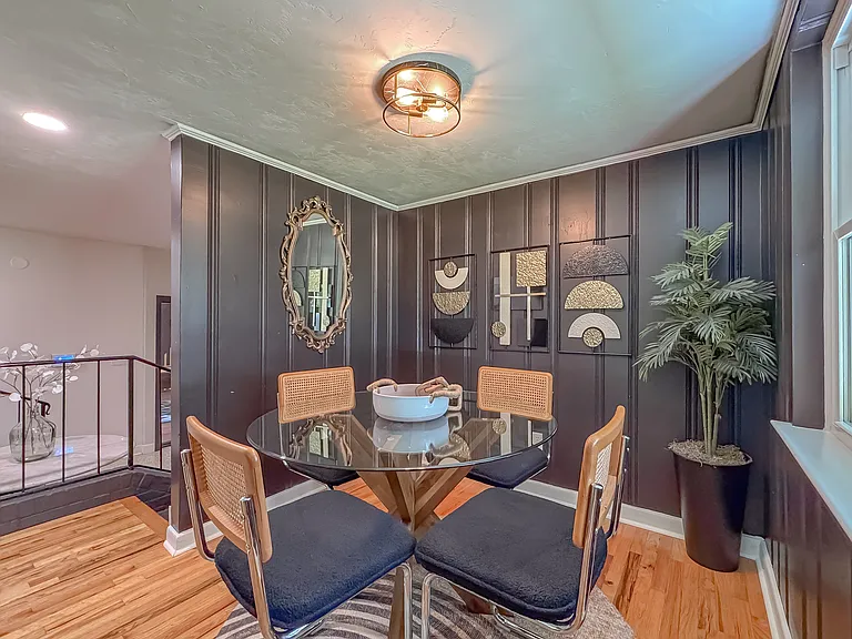 1044 Seminole Dr — Photo 12