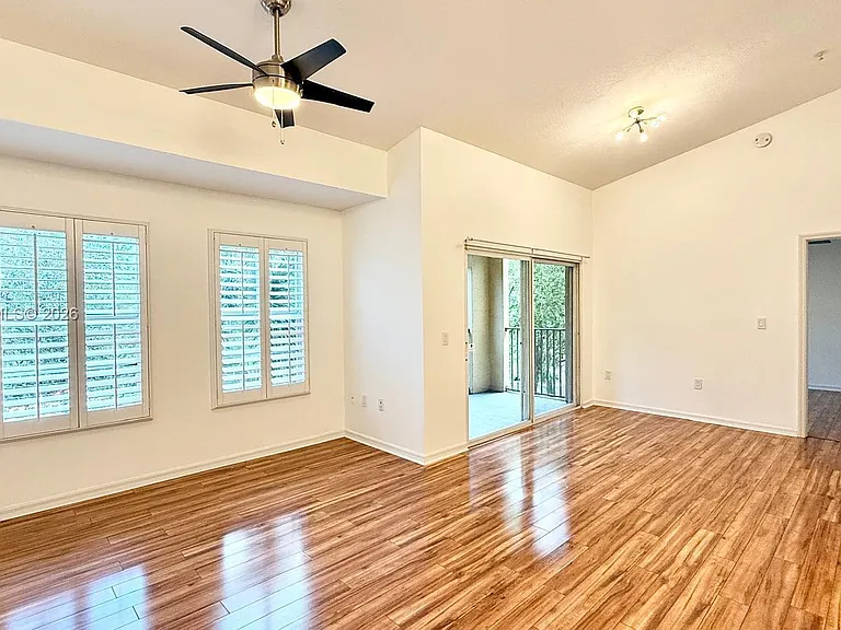 4220 San Marino Blvd #303 — Photo 4