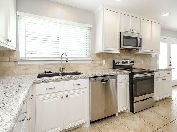 2nd image of 2435 Country Place Dr