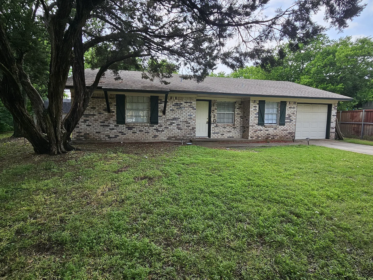 3 bed, 1.5 bath, 1219 sqft, $1,775 — Photo 1