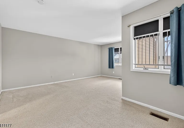 140 Kingston Ct — Photo 20