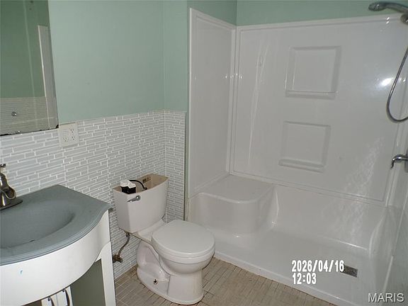 5th image of 54 Central Hill Rd