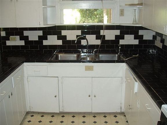 2nd image of 1027 Idylwood Dr