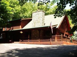 651 Hunters Run, Hobart, WI 54155