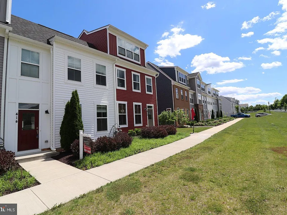 414 Waverley Dr