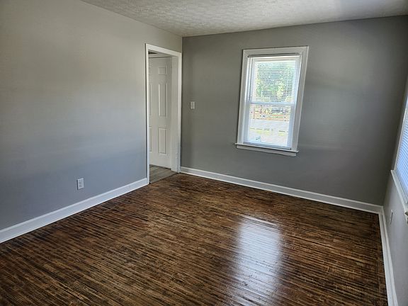 5th image of 2524 McGuffey Rd