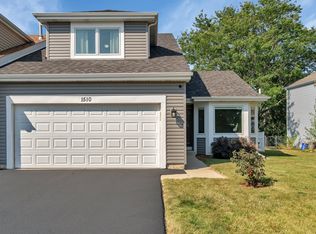 1510 S Pembroke Dr, South Elgin, IL 60177