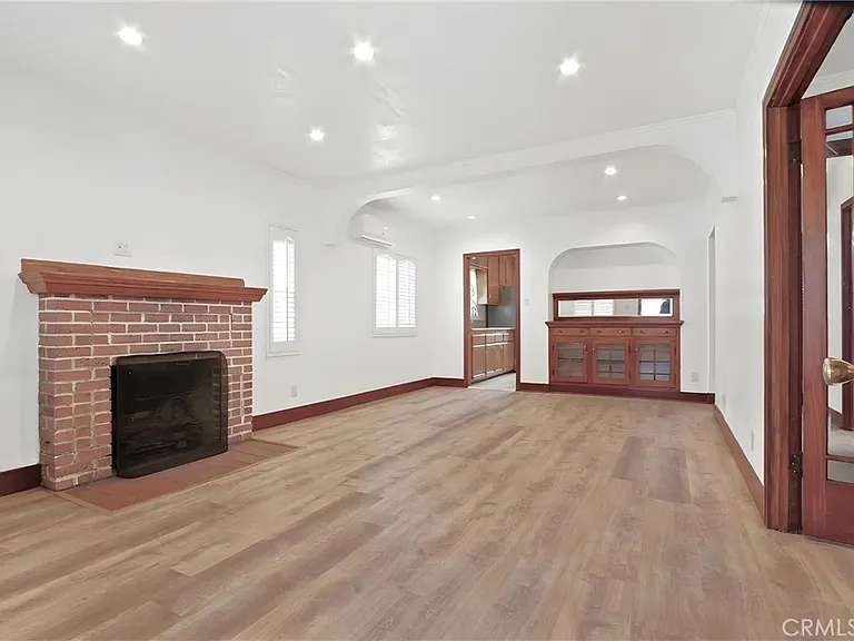 236 W Arbor Vitae St — Photo 11