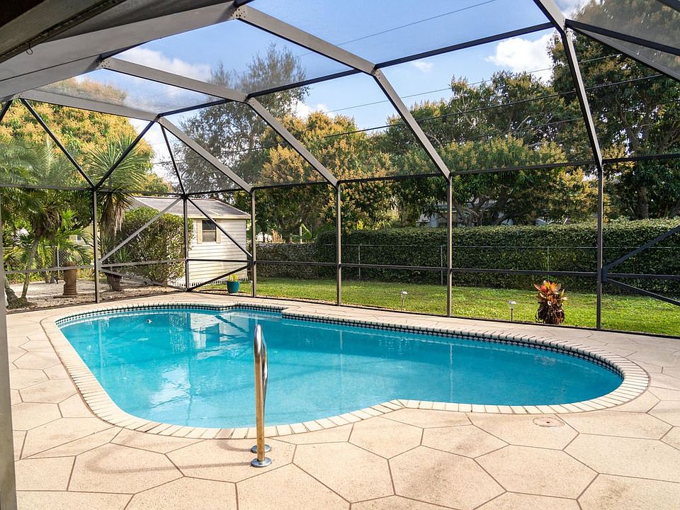1st image of 2414 SW Falcon Cir