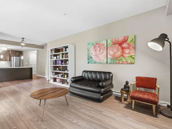 14358 60th Ave #203, Surrey, BC V3X 0G3