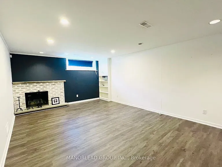 10 Greenyards Dr — Photo 34