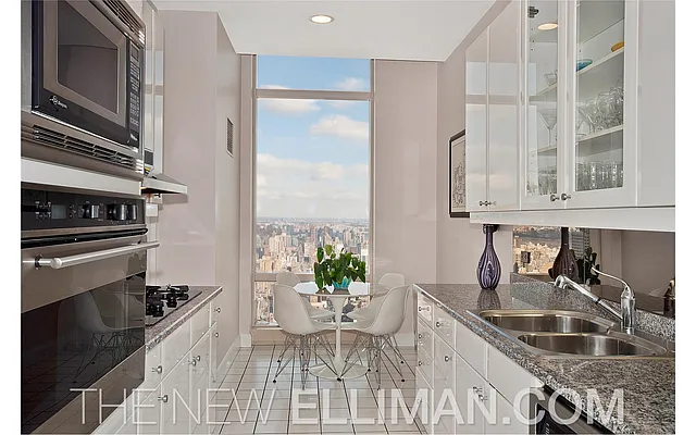 Sold by Douglas Elliman | media 24