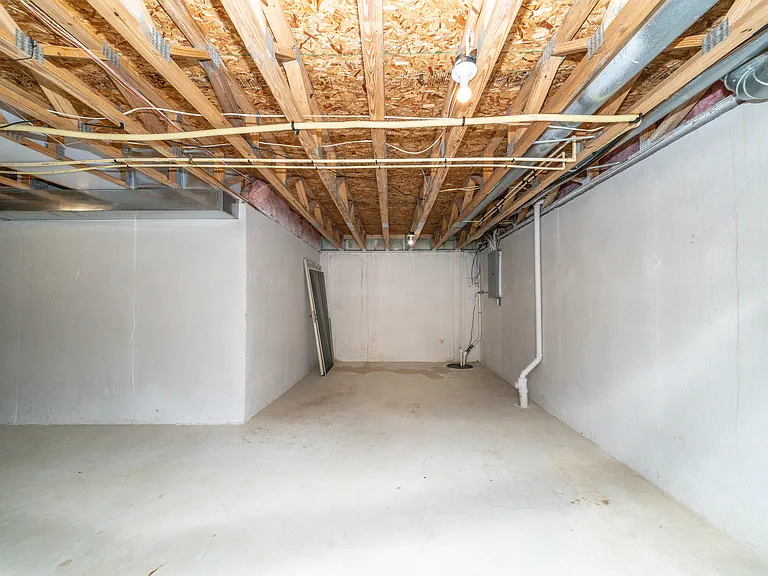 223 Tucker St — Photo 23