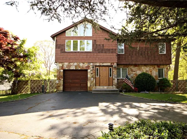 949 Connetquot Avenue, Central Islip, NY 11722