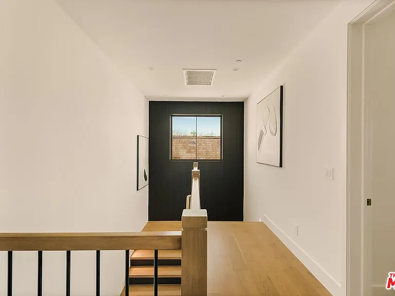 4261 Denny Ave — Photo 18