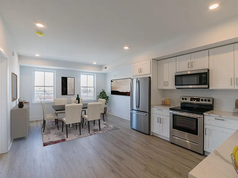 1201 W Girard Ave — Photo 36
