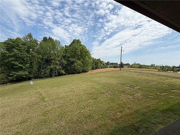 3rd image of 202 Roby Fulk Rd