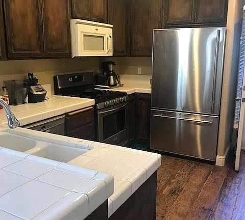3rd image of 211 Valley Station Cir
