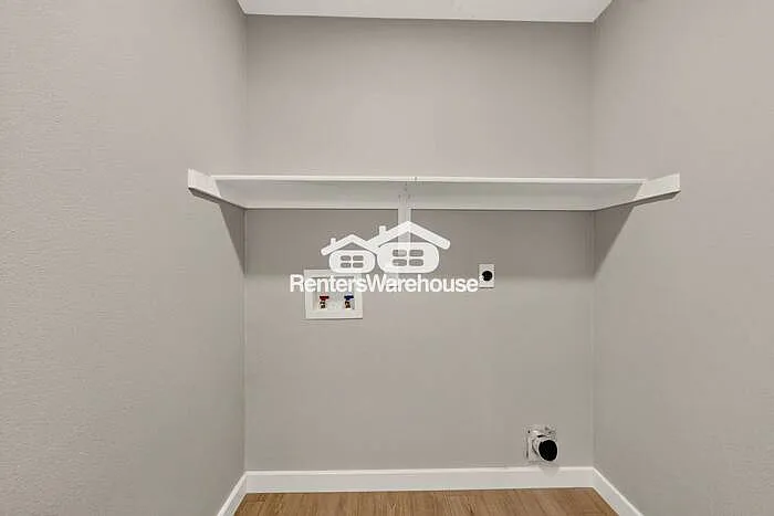 8008 Cornell Dr — Photo 35