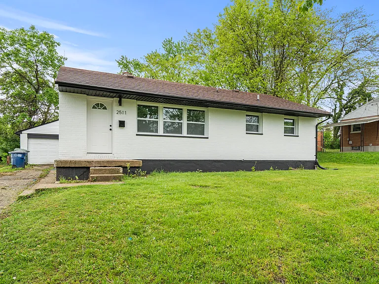 2511 Baywood St — Photo 2