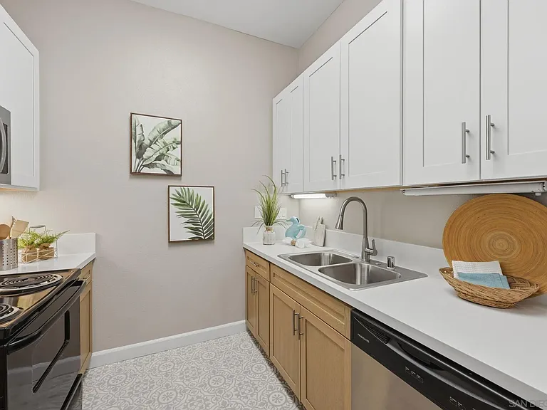 8320 Regents Rd #1-I — Photo 10