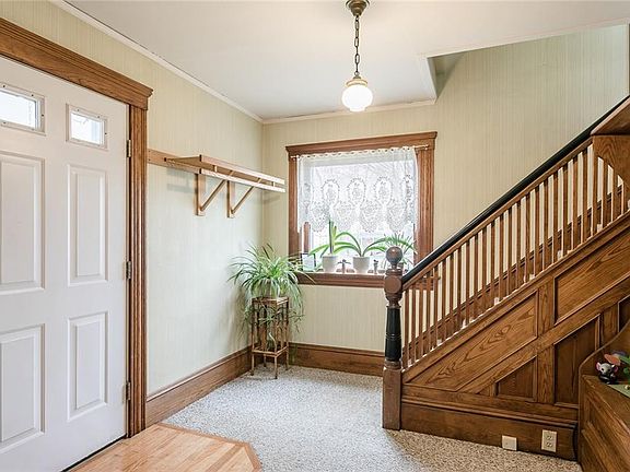 3rd image of 209 Davidson Ave