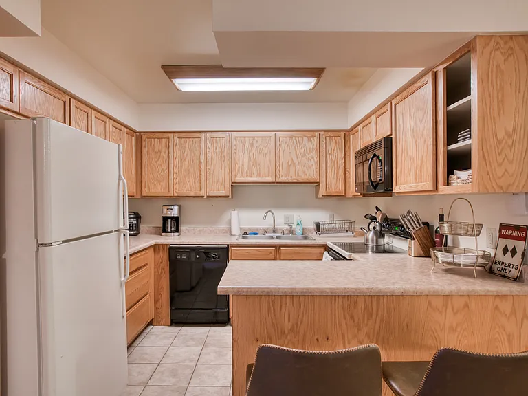250 Ski Hill Rd #25 — Photo 4