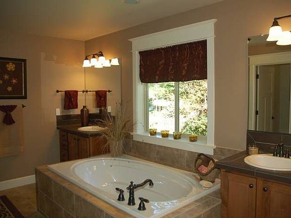 Master Bath with Walk-In