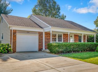950 Holly Stone Ln, Buffalo Grove, IL 60089