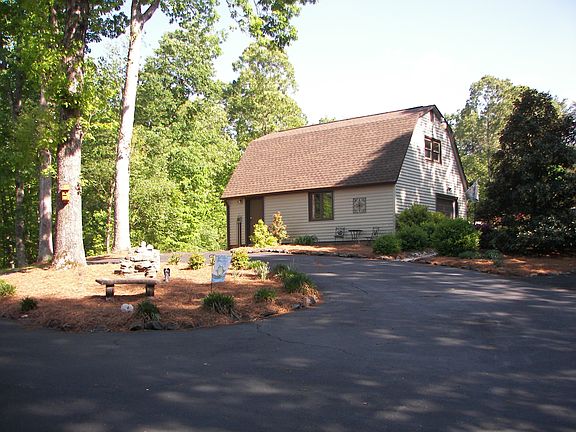 Detached garage/workshop