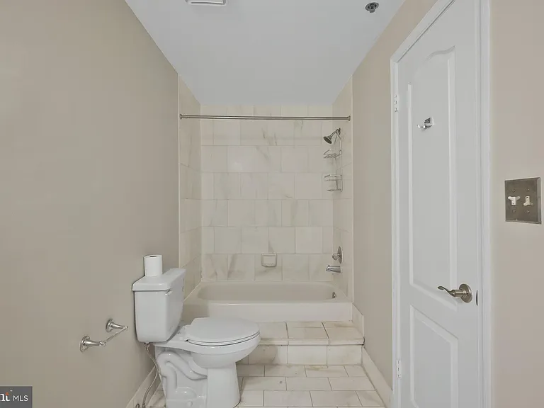 1211 S Eads St #1704 — Photo 23