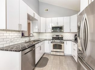 8 Monmouth Pl, Melville, NY 11747