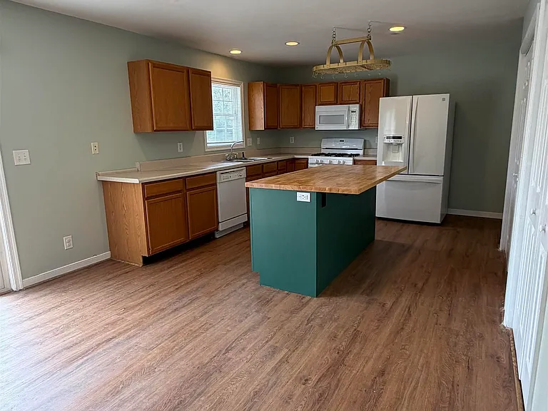 1720 Daybreak Ln — Photo 5
