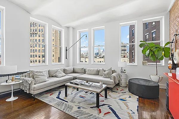 1st image of 9 Barrow St APT 6F
