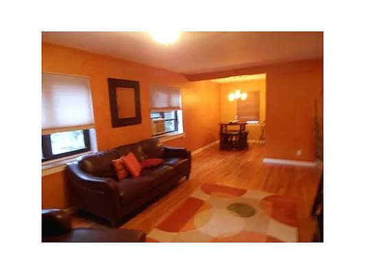 Sold by Century 21 Mizrahi Realty | media 5