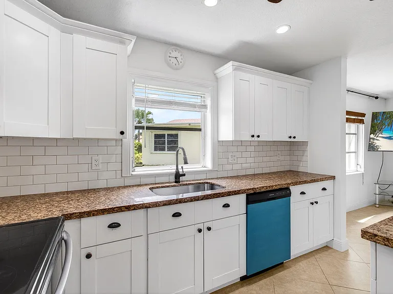 6038 Lasalle Rd — Photo 21